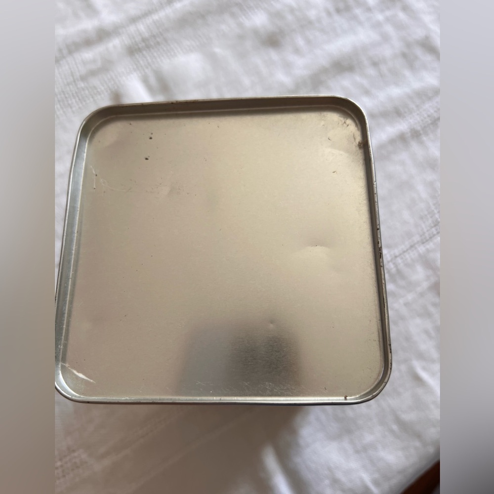 Vintage collectibles tins - Picture 4 of 16